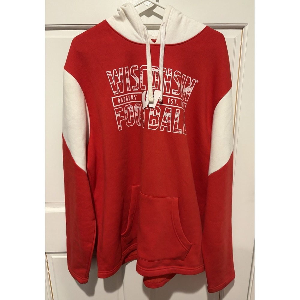 University Of Wisconsin Badgers NCAA Box Seat Red Pullover hoodie Size XXL EUC
